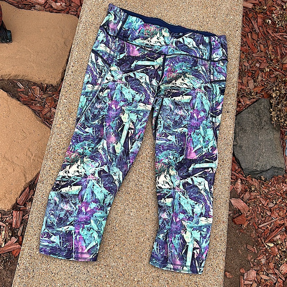 Lululemon Ladies 6 Inspire Tight II Full on Luxtreme Multicolor Leggings 🧘‍♀️